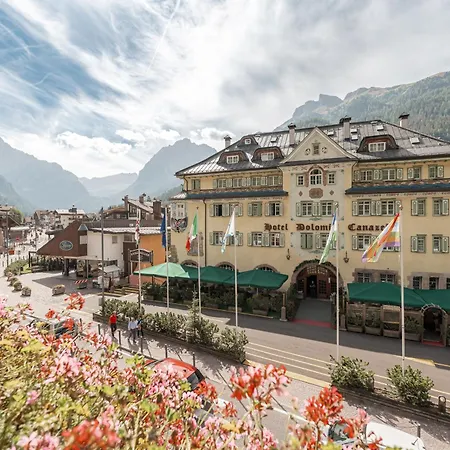 Hotel Dolomiti Schloss-2